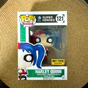 Harley Quinn dc super heroes Funko pop vinyl #121 HT exclusive mint